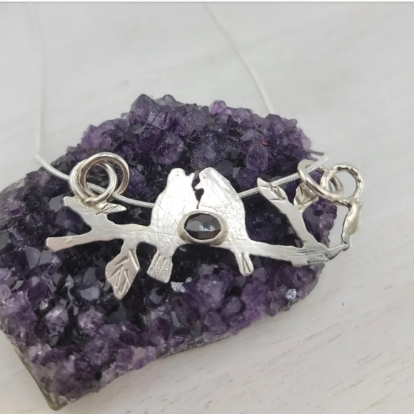 GARNET LOVEBIRDS PENDANT HANDMADE IN STERLING SILVER METAL - Picture 5 of 5